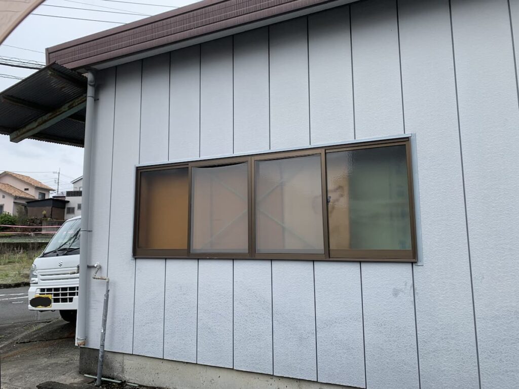 プラスワークス 会社前写真